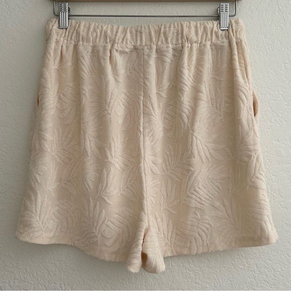 AVEC LES FILLES Beige Terry Embossed Shorts Size M - Picture 2 of 4